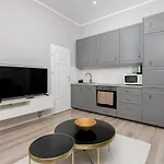 Wrzesinska Luxury Apartment